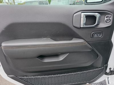 2026 Jeep Wrangler - Photo 14