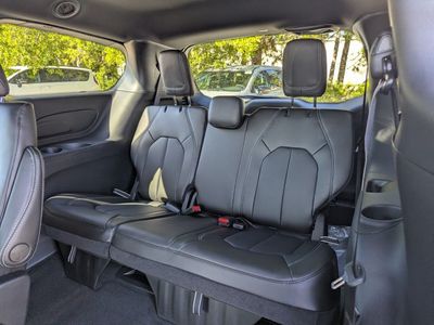 2026 Chrysler Pacifica - Photo 7