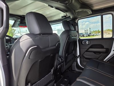 2026 Jeep Wrangler - Photo 9