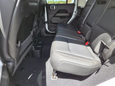 2026 Jeep Wrangler - Photo 8