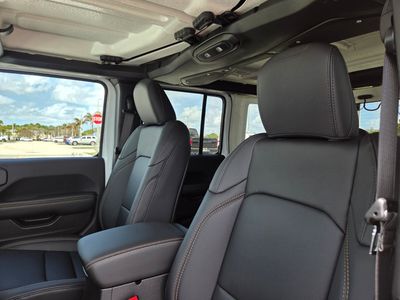 2026 Jeep Wrangler - Photo 11