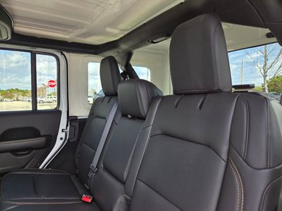 2026 Jeep Wrangler - Photo 7