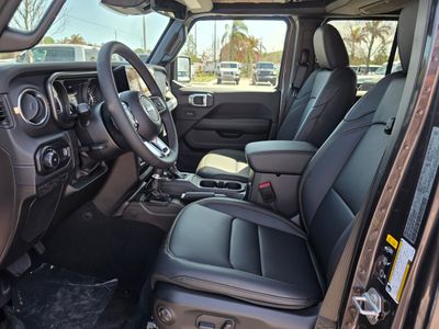 2026 Jeep Wrangler - Photo 12