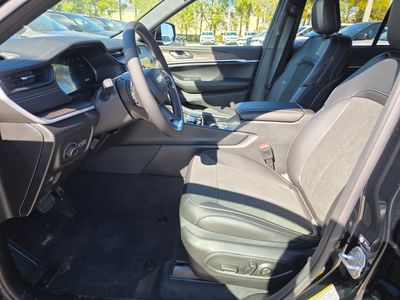 2026 Jeep Grand Cherokee — photo 12 view