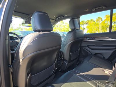 2026 Jeep Grand Cherokee — photo 9 view