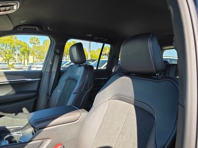 2026 Jeep Grand Cherokee — photo 11 view