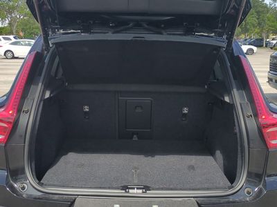 2022 Volvo XC40 - Photo 13