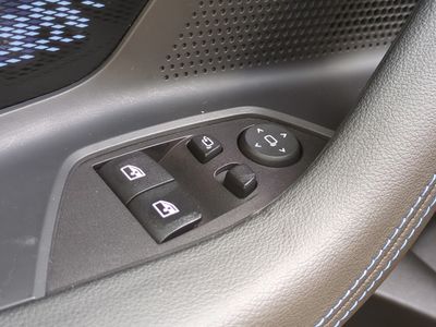 2024 BMW M2 - Photo 24