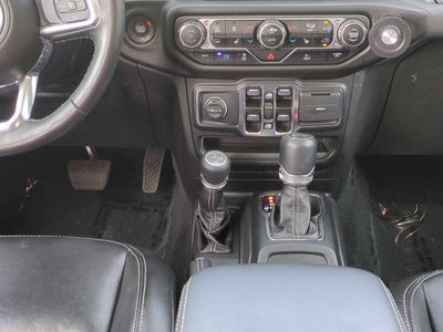2022 Jeep Wrangler - Photo 19