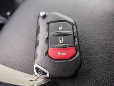 2023 Jeep Wrangler - Photo 31