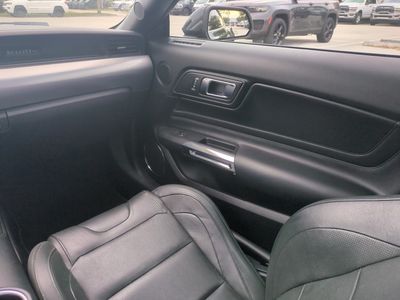 2019 Ford Mustang - Photo 16