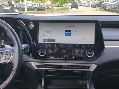 2025 Lexus RX - Photo 19