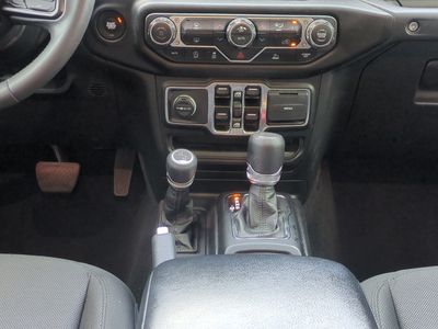 2023 Jeep Wrangler - Photo 21
