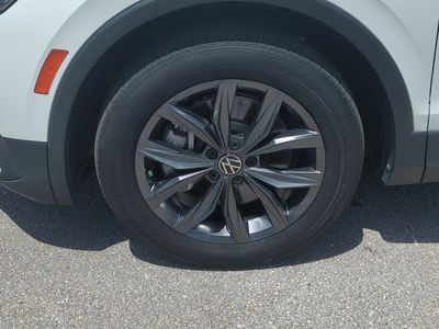 2022 Volkswagen Tiguan - Photo 11