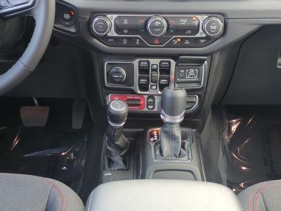 2026 Jeep Gladiator — photo 19 view