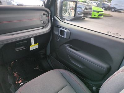 2026 Jeep Gladiator — photo 17 view