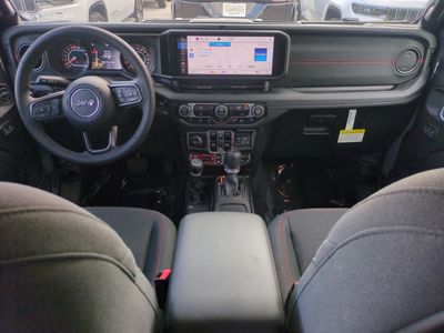 2026 Jeep Gladiator — photo 15 view