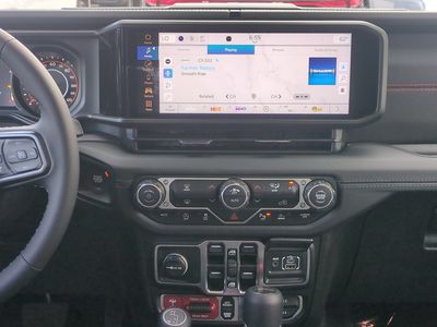 2026 Jeep Gladiator — photo 18 view