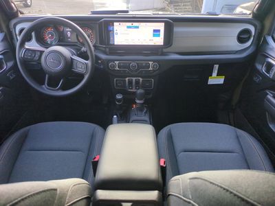 2026 Jeep Wrangler - Photo 15