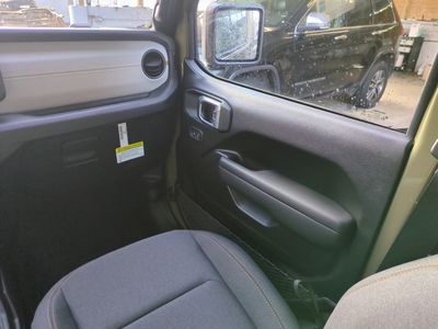 2026 Jeep Wrangler - Photo 17