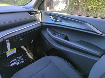 2025 Jeep Grand Cherokee - Photo 17