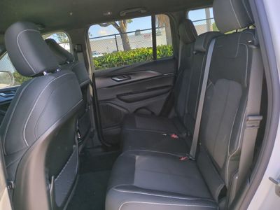 2025 Jeep Grand Cherokee - Photo 14