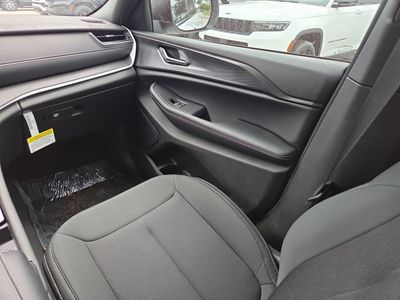 2025 Jeep Grand Cherokee - Photo 17