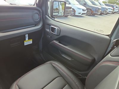 2026 Jeep Gladiator - Photo 17