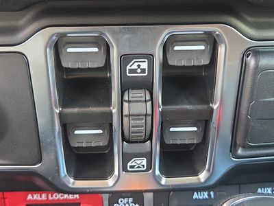 2026 Jeep Wrangler — photo 25 view