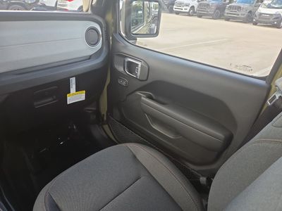 2026 Jeep Wrangler — photo 18 view