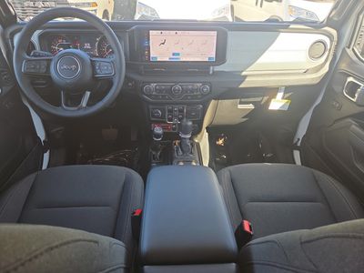 2026 Jeep Wrangler - Photo 15