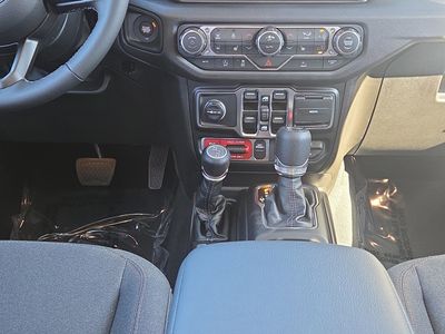 2026 Jeep Wrangler - Photo 19