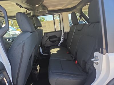2026 Jeep Wrangler - Photo 14