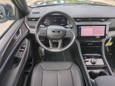 2026 Jeep Grand Cherokee — photo 17 view