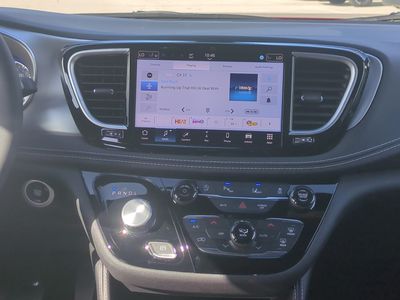 2026 Chrysler Pacifica - Photo 19