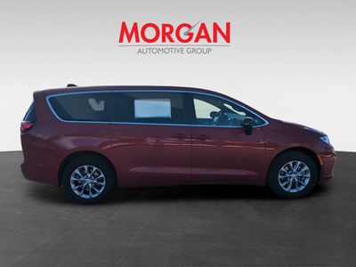 2026 Chrysler Pacifica - Photo 4
