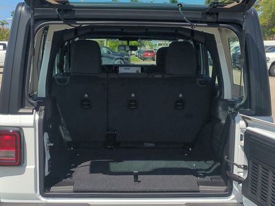 2026 Jeep Wrangler - Photo 13