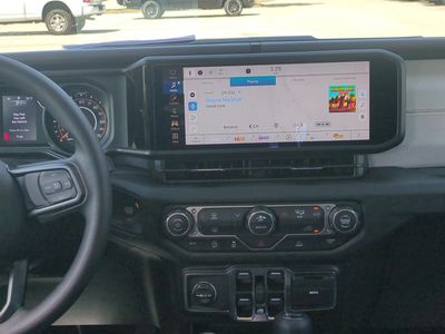 2026 Jeep Wrangler - Photo 18