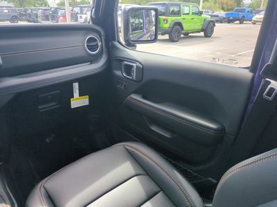2026 Jeep Wrangler - Photo 17