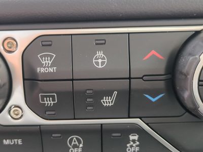 2026 Jeep Wrangler - Photo 23