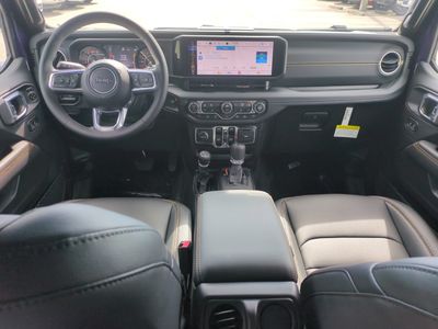 2026 Jeep Wrangler - Photo 15