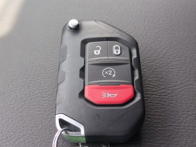 2026 Jeep Wrangler - Photo 30