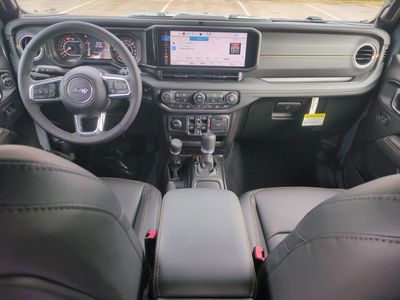 2026 Jeep Wrangler - Photo 17