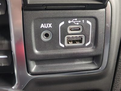 2026 Jeep Wrangler - Photo 25