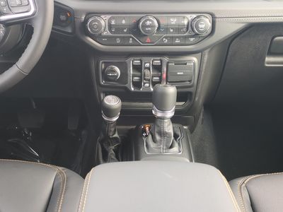 2026 Jeep Wrangler - Photo 21