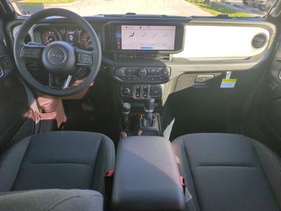 2026 Jeep Wrangler - Photo 17