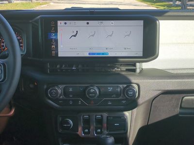 2026 Jeep Wrangler - Photo 20
