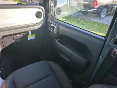 2026 Jeep Wrangler - Photo 19