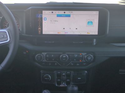2026 Jeep Wrangler - Photo 18