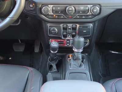 2026 Jeep Wrangler - Photo 19